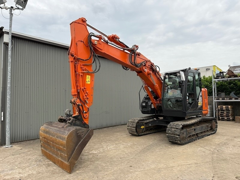 Hitachi ZX 135 US-6 - Pelle sur chenille: photos 5 Hitachi ZX 135 US-6 - Pelle sur chenille: photos 5