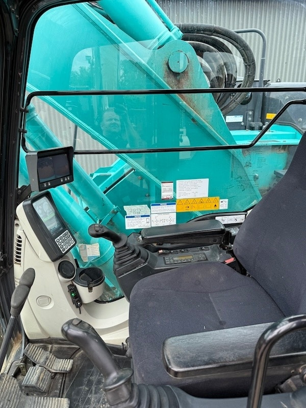 Pelle sur chenille Kobelco SK270SRLC-7: photos 13