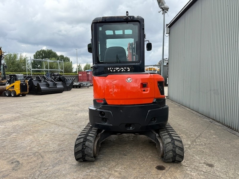 Kubota U 36-4 - Mini pelle: photos 3 Kubota U 36-4 - Mini pelle: photos 3