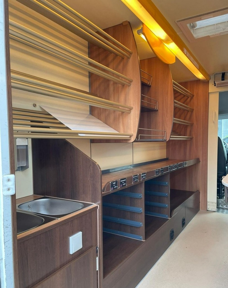 Fiat Ducato Autosklep piecz Gastronomiczny Food Truck Foodtruck sklep 132tkm Bor - Camion magasin: photos 4 Fiat Ducato Autosklep piecz Gastronomiczny Food Truck Foodtruck sklep 132tkm Bor - Camion magasin: photos 4