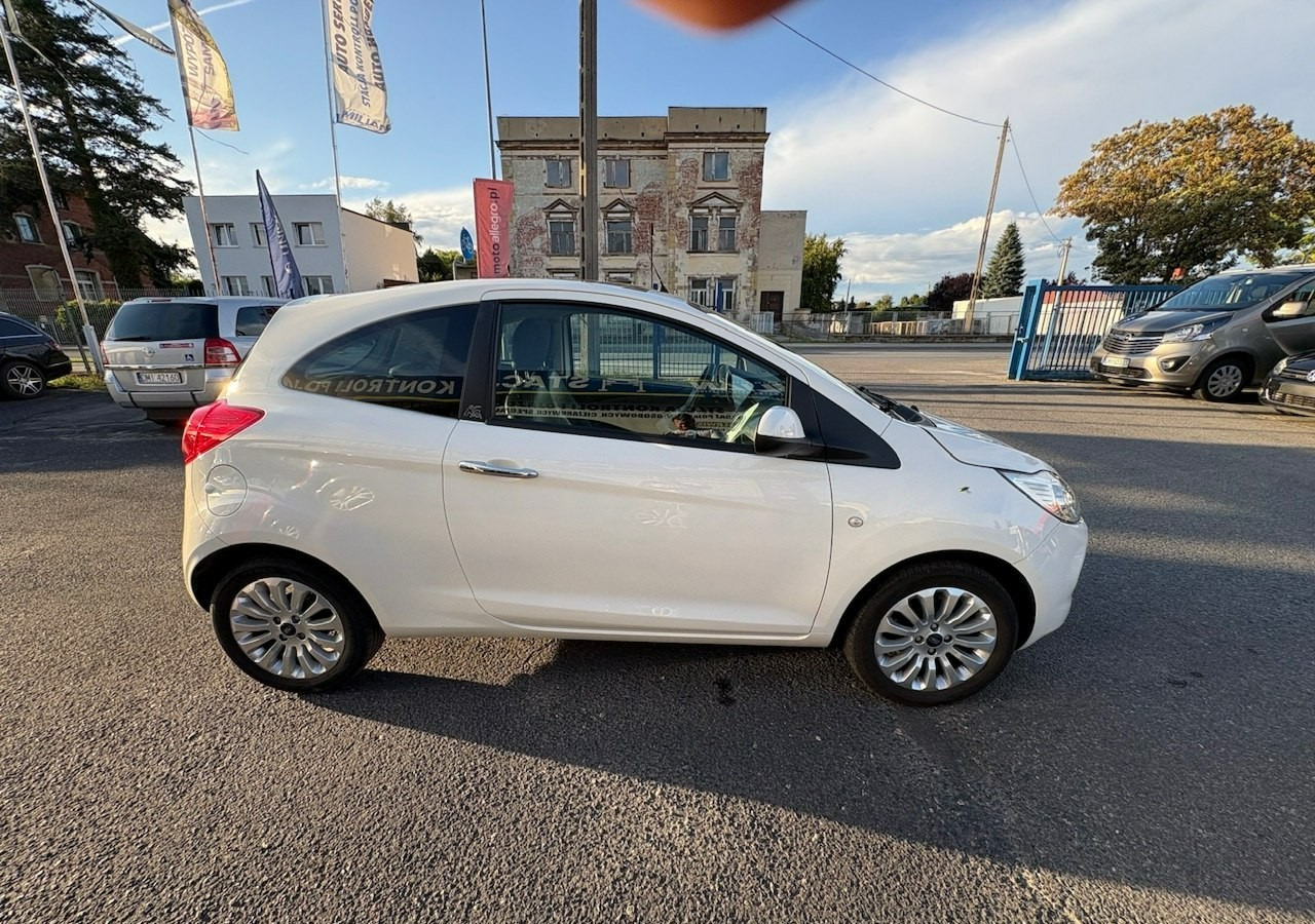 Ford KA II Ford KA 1.2 Champions Edition Klima Panorama 2012 - Voiture à hayon: photos 5 Ford KA II Ford KA 1.2 Champions Edition Klima Panorama 2012 - Voiture à hayon: photos 5