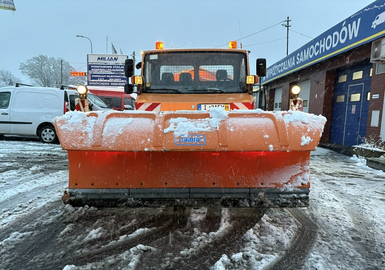 Mercedes-Benz Inny Mercedes-Benz Mercedes Vario 815 Wywrotka 4X4 2004 Pług posypywarka odśnieżarka - Engin de déneigement: photos 3 Mercedes-Benz Inny Mercedes-Benz Mercedes Vario 815 Wywrotka 4X4 2004 Pług posypywarka odśnieżarka - Engin de déneigement: photos 3