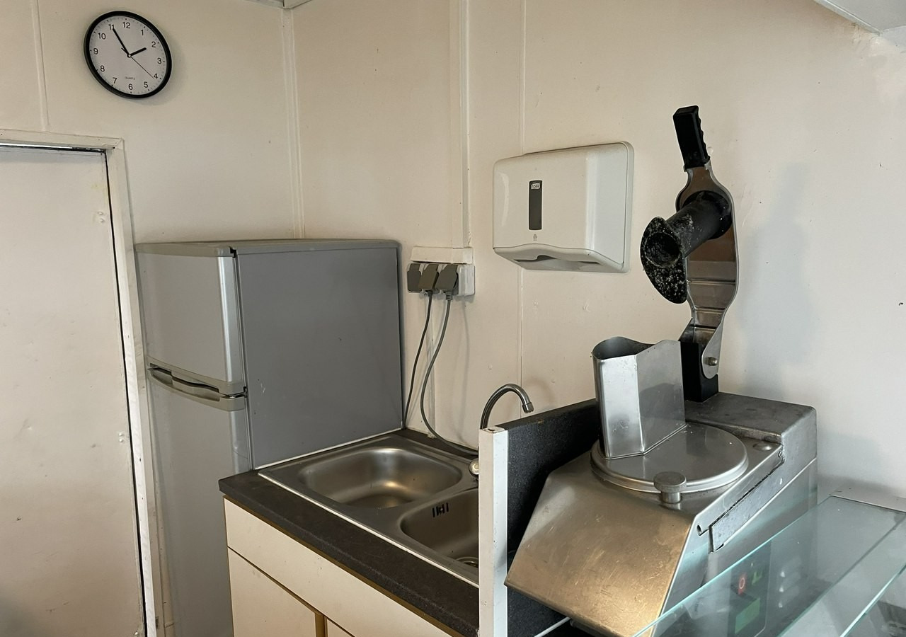 Mercedes-Benz Sprinter Autosklep Sklep Gastronomiczny Food Truck Foodtruck pizza wyposażona - Remorque magasin: photos 5 Mercedes-Benz Sprinter Autosklep Sklep Gastronomiczny Food Truck Foodtruck pizza wyposażona - Remorque magasin: photos 5