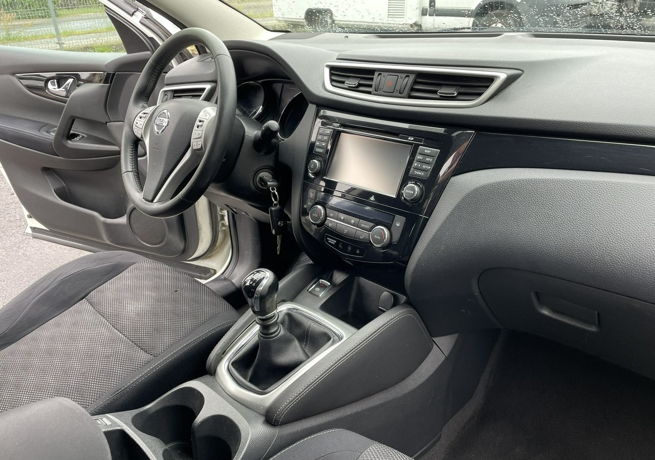Nissan Qashqai II Nissan Qashqai 1.2 DIG-T Acenta Klimatronik Navi Kamera Model 2015 - SUV: photos 3 Nissan Qashqai II Nissan Qashqai 1.2 DIG-T Acenta Klimatronik Navi Kamera Model 2015 - SUV: photos 3