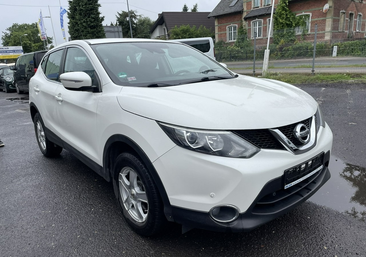 Nissan Qashqai II Nissan Qashqai 1.2 DIG-T Acenta Klimatronik Navi Kamera Model 2015 - SUV: photos 1 Nissan Qashqai II Nissan Qashqai 1.2 DIG-T Acenta Klimatronik Navi Kamera Model 2015 - SUV: photos 1