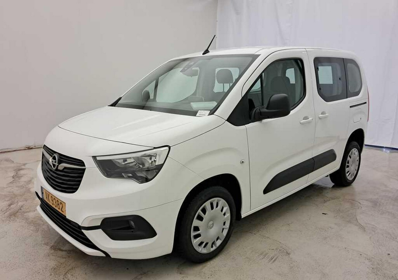 Opel Combo IV Opel Combo dla Niepełnosprawnych inwalida Rampa 32105 km Model 2022 - Voiture: photos 1 Opel Combo IV Opel Combo dla Niepełnosprawnych inwalida Rampa 32105 km Model 2022 - Voiture: photos 1