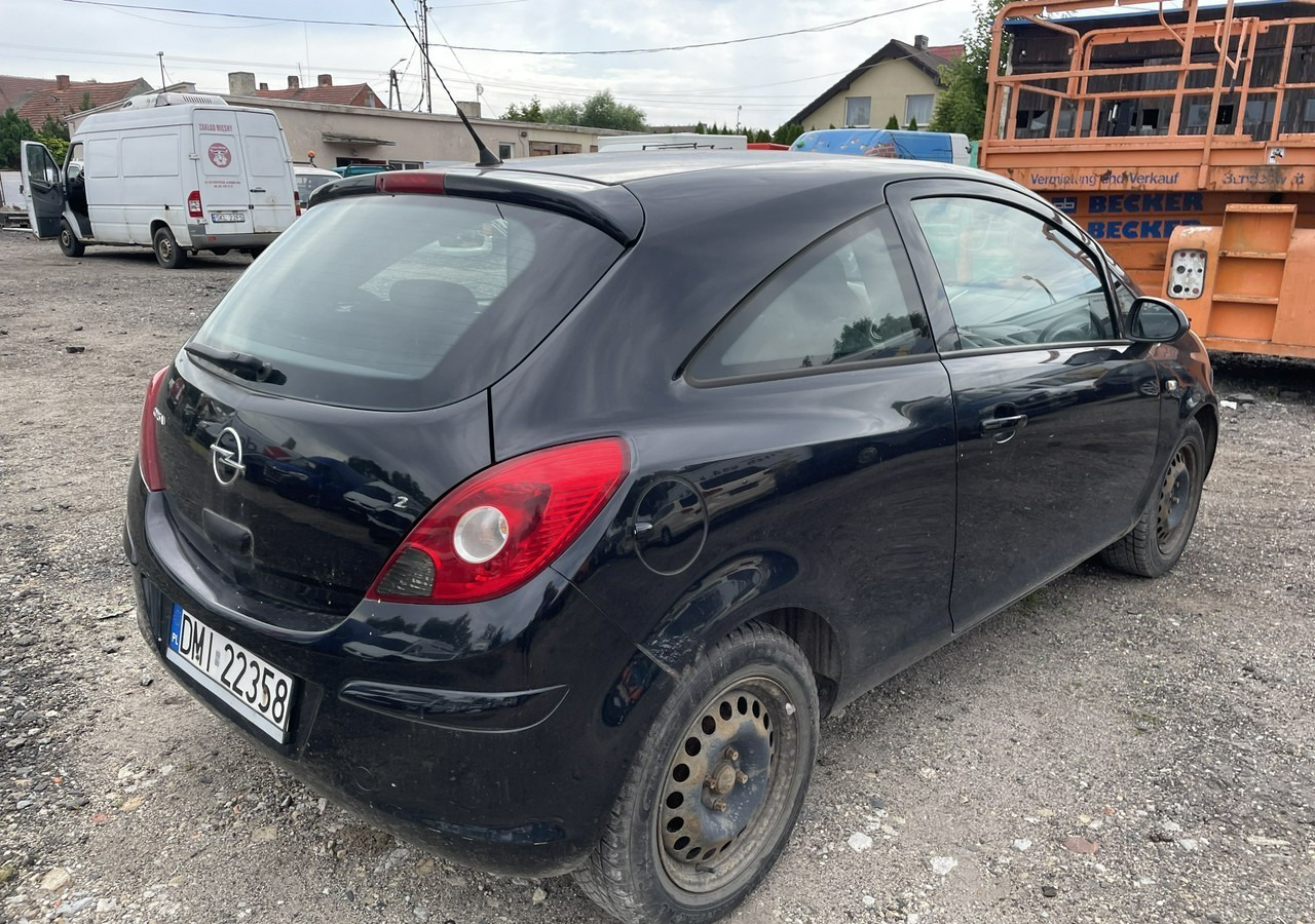 Opel Corsa D Opel Corsa 1,2-16V 80KM Klima 2008 - Voiture à hayon: photos 5 Opel Corsa D Opel Corsa 1,2-16V 80KM Klima 2008 - Voiture à hayon: photos 5