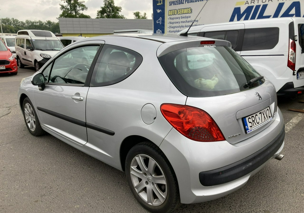 Peugeot 207 Peugeot 207 1.6HDI-16V Klima 2007 - Voiture à hayon: photos 4 Peugeot 207 Peugeot 207 1.6HDI-16V Klima 2007 - Voiture à hayon: photos 4