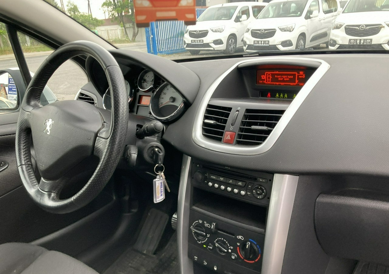 Peugeot 207 Peugeot 207 1.6HDI-16V Klima 2007 - Voiture à hayon: photos 5 Peugeot 207 Peugeot 207 1.6HDI-16V Klima 2007 - Voiture à hayon: photos 5