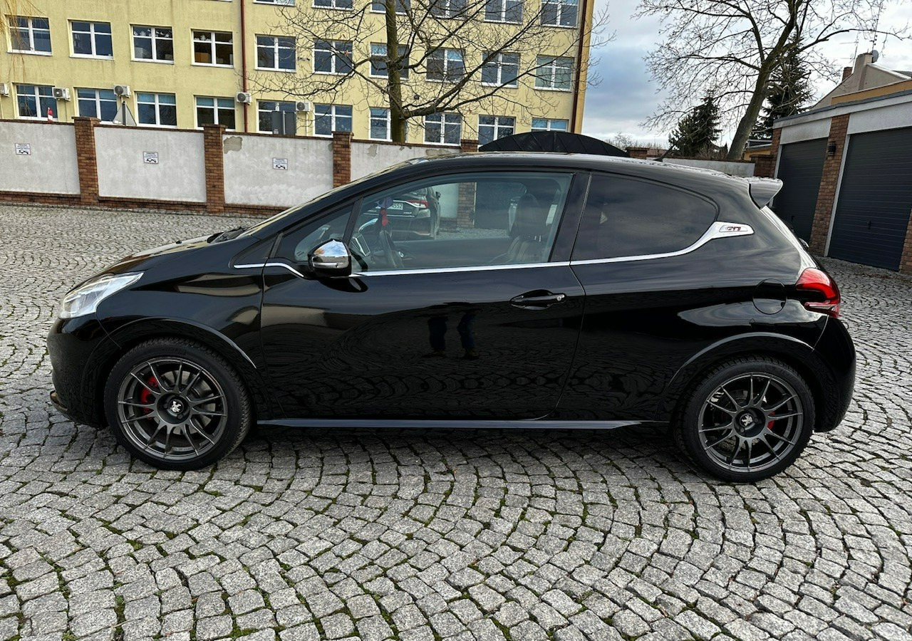 Peugeot 208 I 208GTI Sport 1.6THP 208KM Panorama Led JBL Navi Kamera OZ-Racing 201 - Voiture: photos 5 Peugeot 208 I 208GTI Sport 1.6THP 208KM Panorama Led JBL Navi Kamera OZ-Racing 201 - Voiture: photos 5