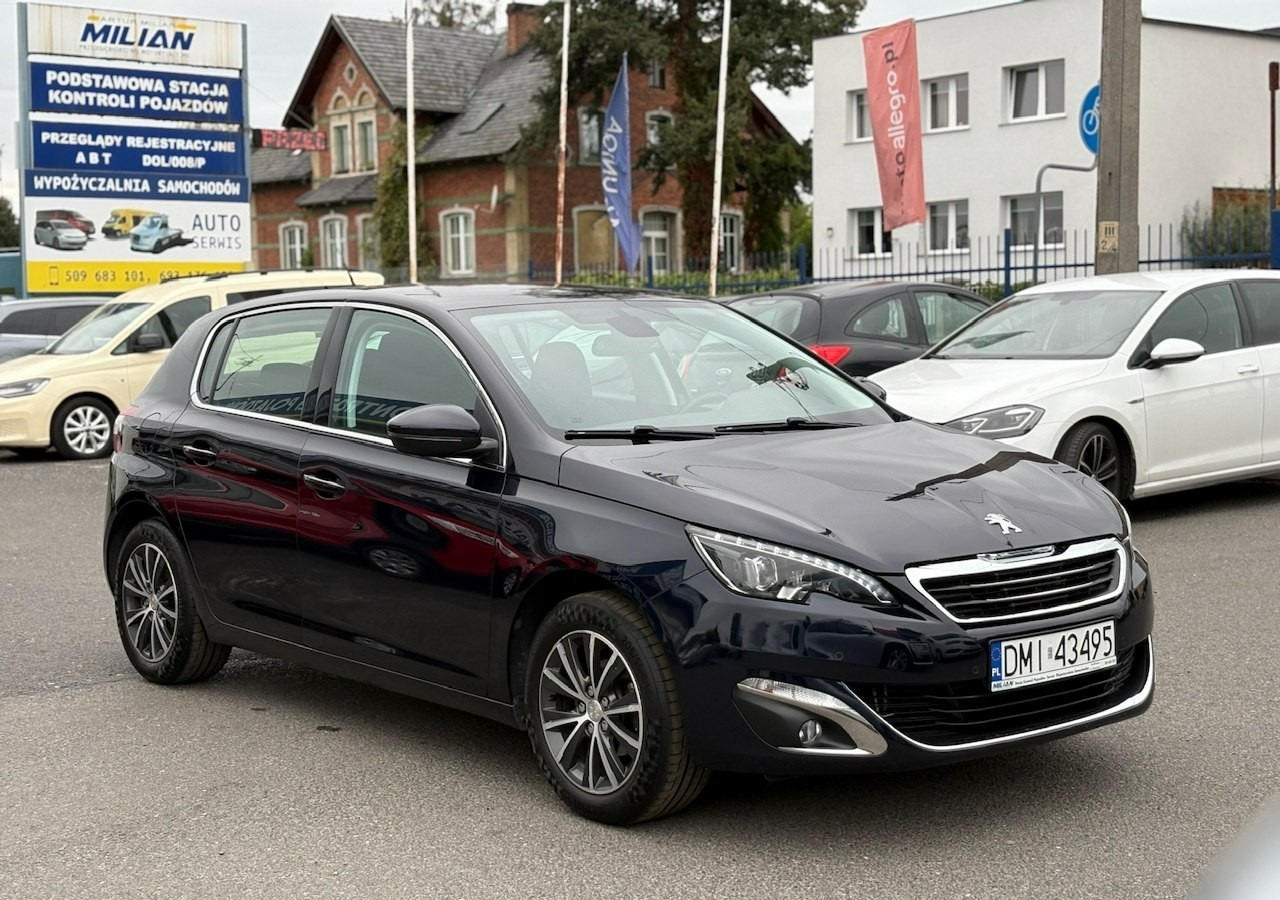 Peugeot 308 II Peugeot 308 HB 1.6HDI 85tkm FullLed Navi Klima 2016 - Voiture à hayon: photos 1 Peugeot 308 II Peugeot 308 HB 1.6HDI 85tkm FullLed Navi Klima 2016 - Voiture à hayon: photos 1