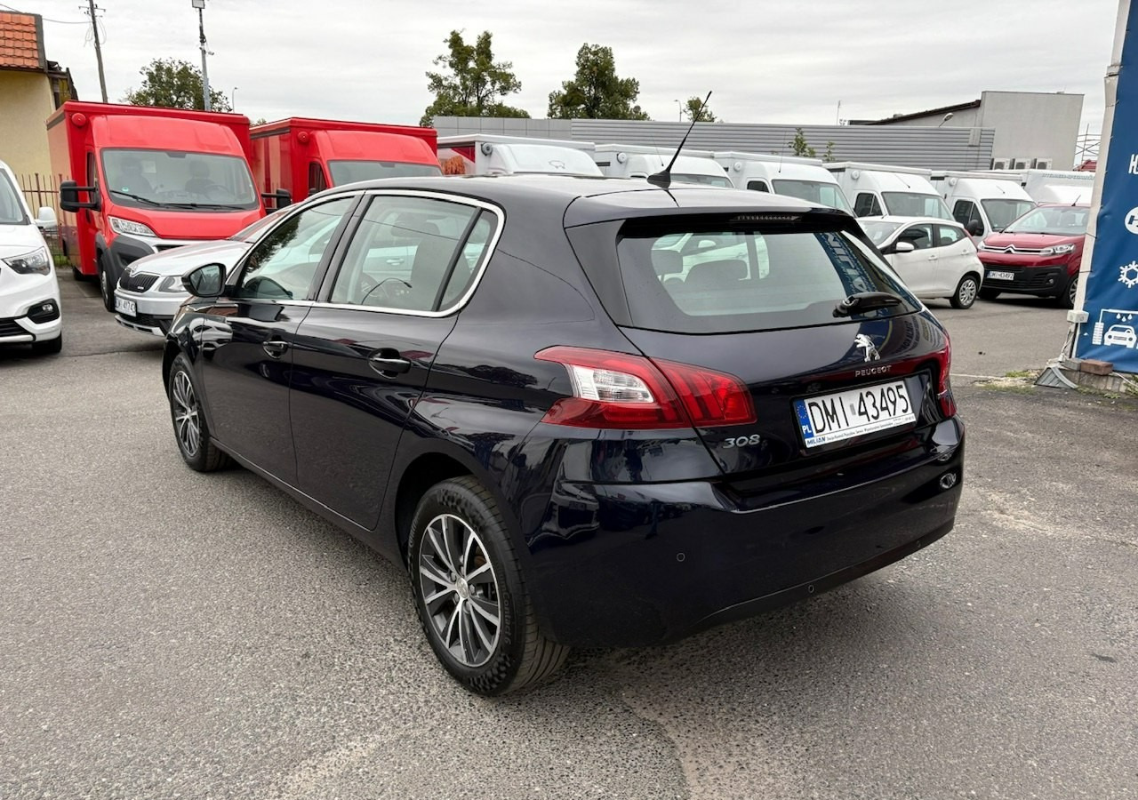 Peugeot 308 II Peugeot 308 HB 1.6HDI 85tkm FullLed Navi Klima 2016 - Voiture à hayon: photos 5 Peugeot 308 II Peugeot 308 HB 1.6HDI 85tkm FullLed Navi Klima 2016 - Voiture à hayon: photos 5
