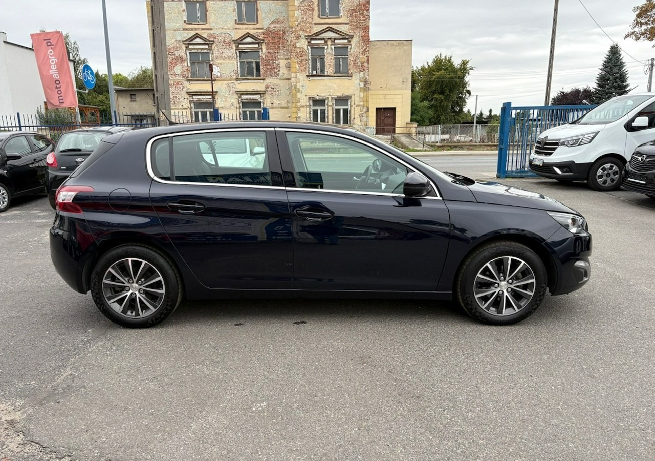 Peugeot 308 II Peugeot 308 HB 1.6HDI 85tkm FullLed Navi Klima 2016 - Voiture à hayon: photos 3 Peugeot 308 II Peugeot 308 HB 1.6HDI 85tkm FullLed Navi Klima 2016 - Voiture à hayon: photos 3