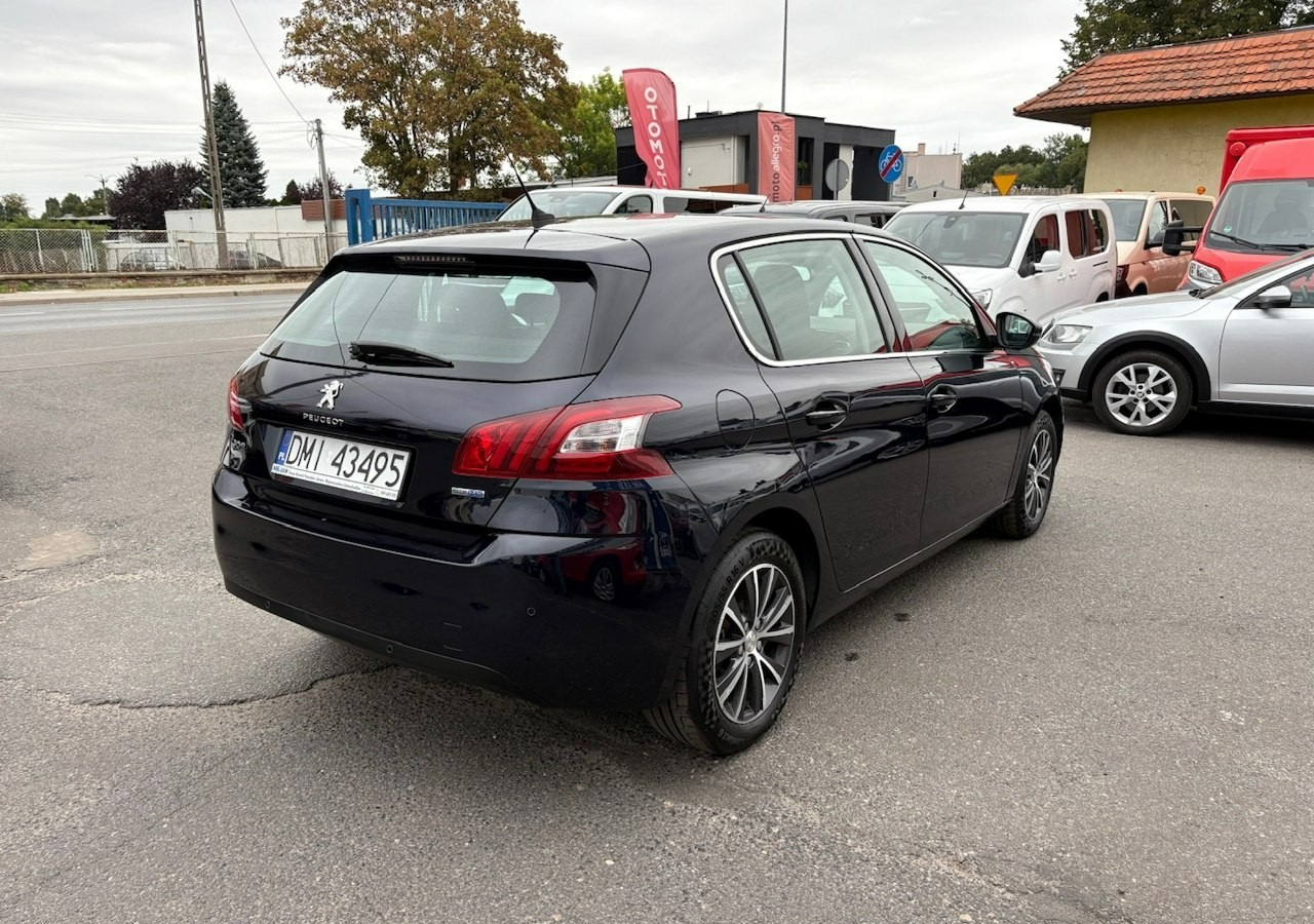 Peugeot 308 II Peugeot 308 HB 1.6HDI 85tkm FullLed Navi Klima 2016 - Voiture à hayon: photos 4 Peugeot 308 II Peugeot 308 HB 1.6HDI 85tkm FullLed Navi Klima 2016 - Voiture à hayon: photos 4