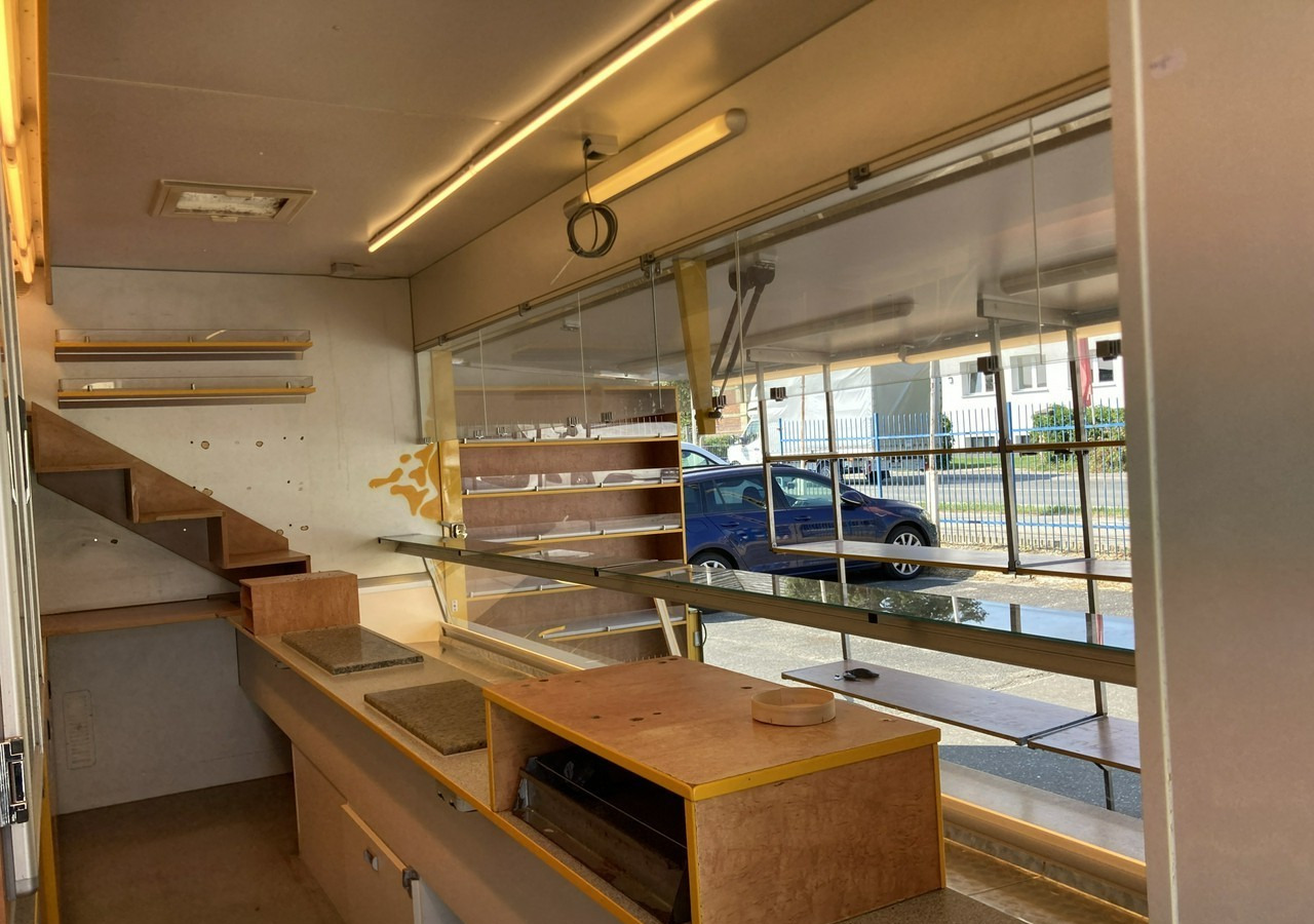 Camion magasin Renault Master Autosklep wędlin sklep bar Gastronomiczny Food Truck Foodtruck Borco: photos 10 Camion magasin Renault Master Autosklep wędlin sklep bar Gastronomiczny Food Truck Foodtruck Borco: photos 10