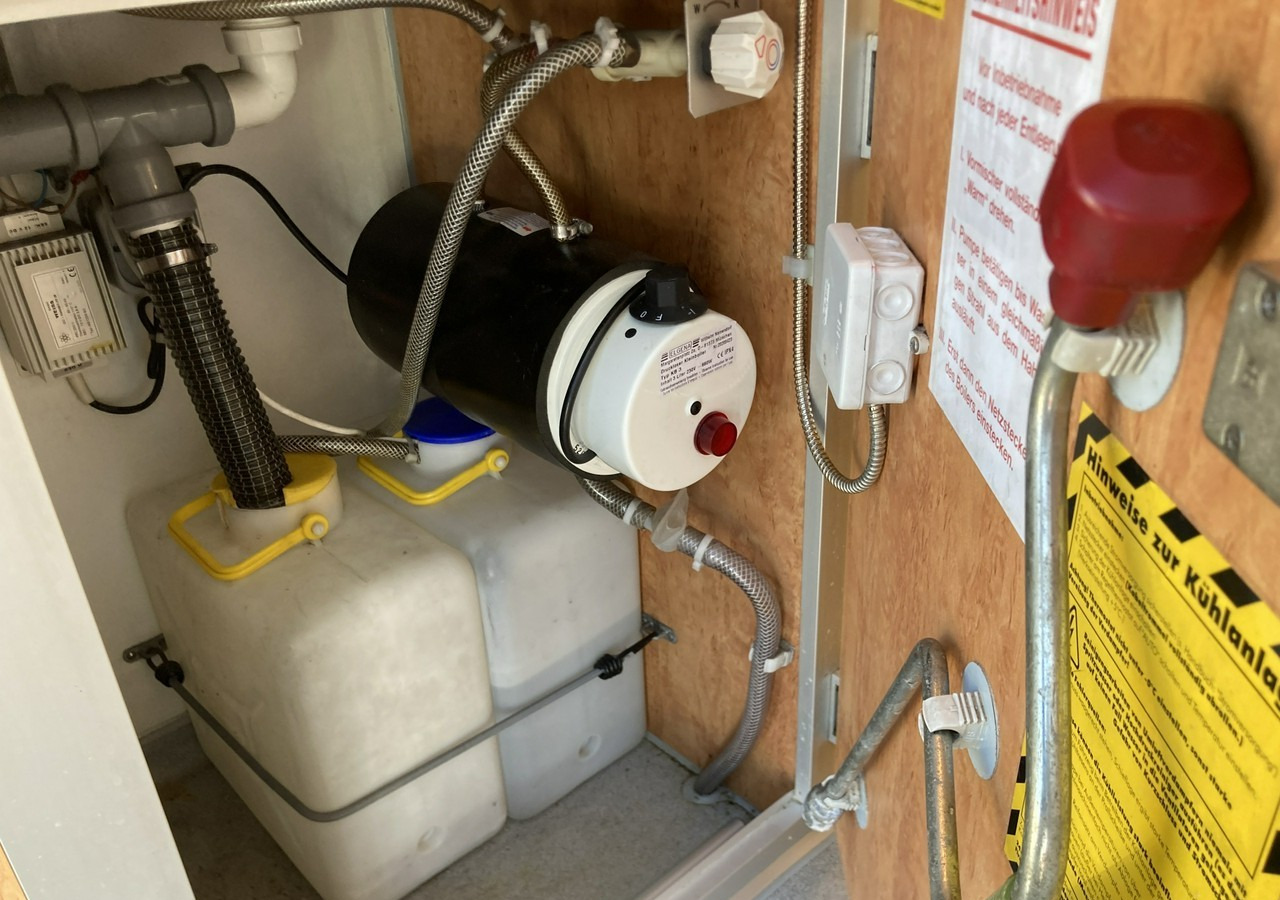 Camion magasin Renault Master Autosklep wędlin sklep bar Gastronomiczny Food Truck Foodtruck Borco: photos 11 Camion magasin Renault Master Autosklep wędlin sklep bar Gastronomiczny Food Truck Foodtruck Borco: photos 11