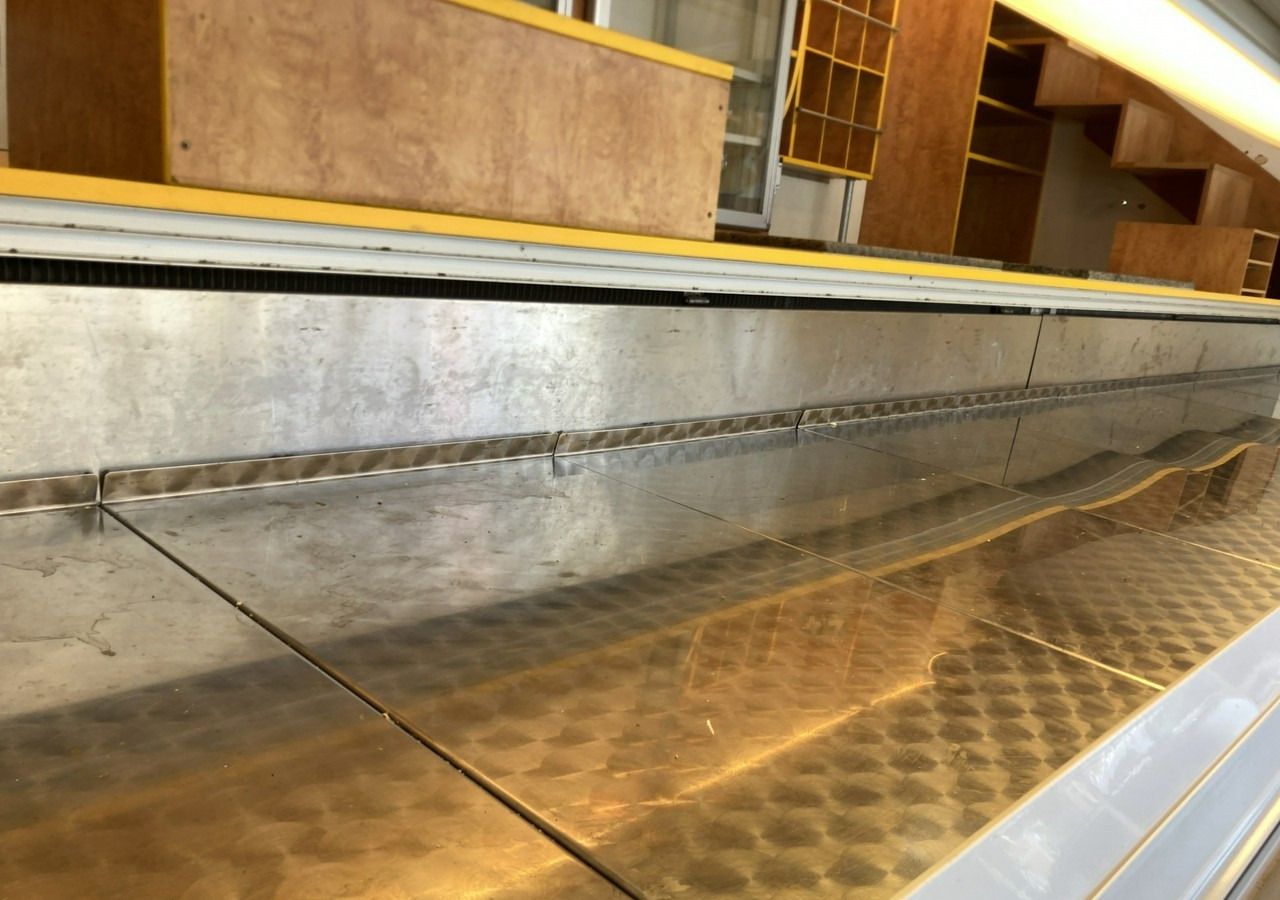 Camion magasin Renault Master Autosklep wędlin sklep bar Gastronomiczny Food Truck Foodtruck Borco: photos 13 Camion magasin Renault Master Autosklep wędlin sklep bar Gastronomiczny Food Truck Foodtruck Borco: photos 13