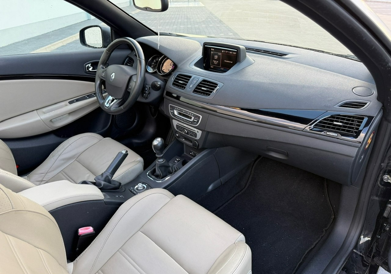 Renault Megane III Cabrio LIFT III 1.2 TCE 131 Skóra Led Navi PDC Bogate wyposażenie 20 - Voiture: photos 4 Renault Megane III Cabrio LIFT III 1.2 TCE 131 Skóra Led Navi PDC Bogate wyposażenie 20 - Voiture: photos 4