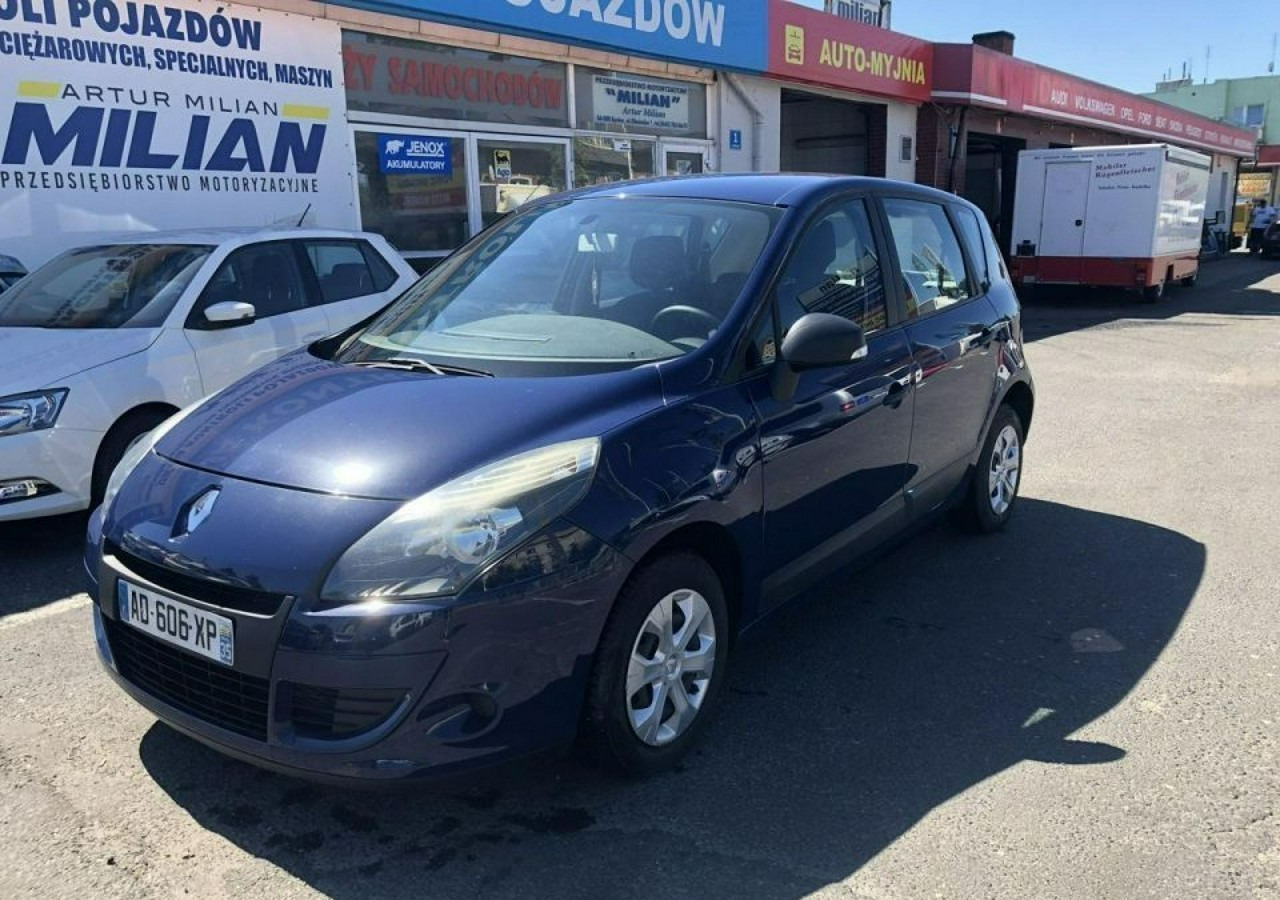 Renault Scenic II 1,5dci Expression KLIMA 98800km 2009 - Voiture: photos 2 Renault Scenic II 1,5dci Expression KLIMA 98800km 2009 - Voiture: photos 2