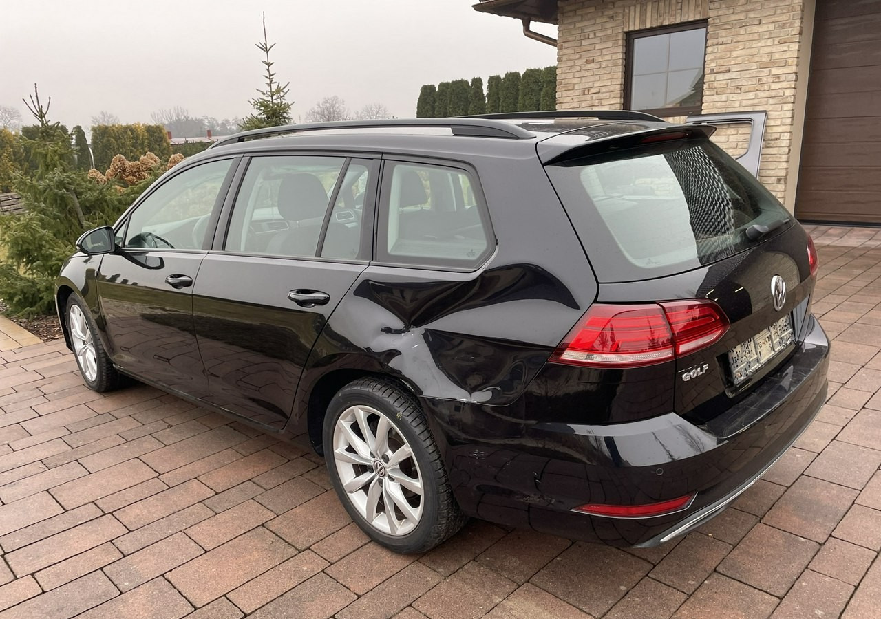 Volkswagen Golf VIII Volkswagen Golf VII 1.0 -115KM TSI 39482km Comfortline Model 2021 - Voiture break: photos 5 Volkswagen Golf VIII Volkswagen Golf VII 1.0 -115KM TSI 39482km Comfortline Model 2021 - Voiture break: photos 5