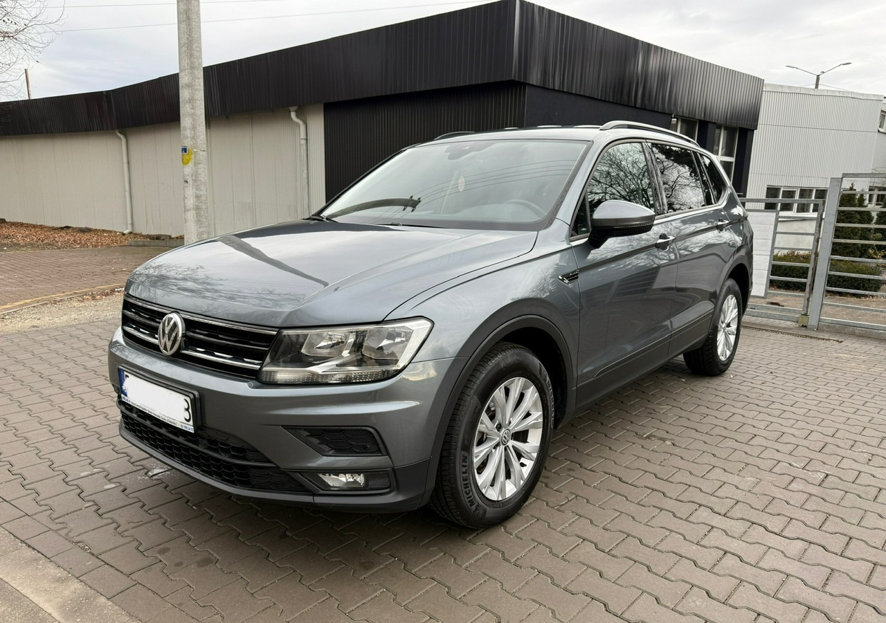 Volkswagen Tiguan II 1,4TSI 150KM 65tyśkm 7osobowy Comfort Tempomat ACC Klima Alu 2018 - Voiture: photos 1 Volkswagen Tiguan II 1,4TSI 150KM 65tyśkm 7osobowy Comfort Tempomat ACC Klima Alu 2018 - Voiture: photos 1