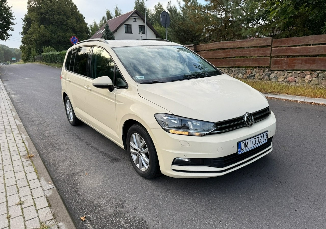 Volkswagen Touran III 2.0 TDI DSG 120 KM Automat 7osobowy Klima Skóra Full Serwis 2020 - Voiture break: photos 1 Volkswagen Touran III 2.0 TDI DSG 120 KM Automat 7osobowy Klima Skóra Full Serwis 2020 - Voiture break: photos 1