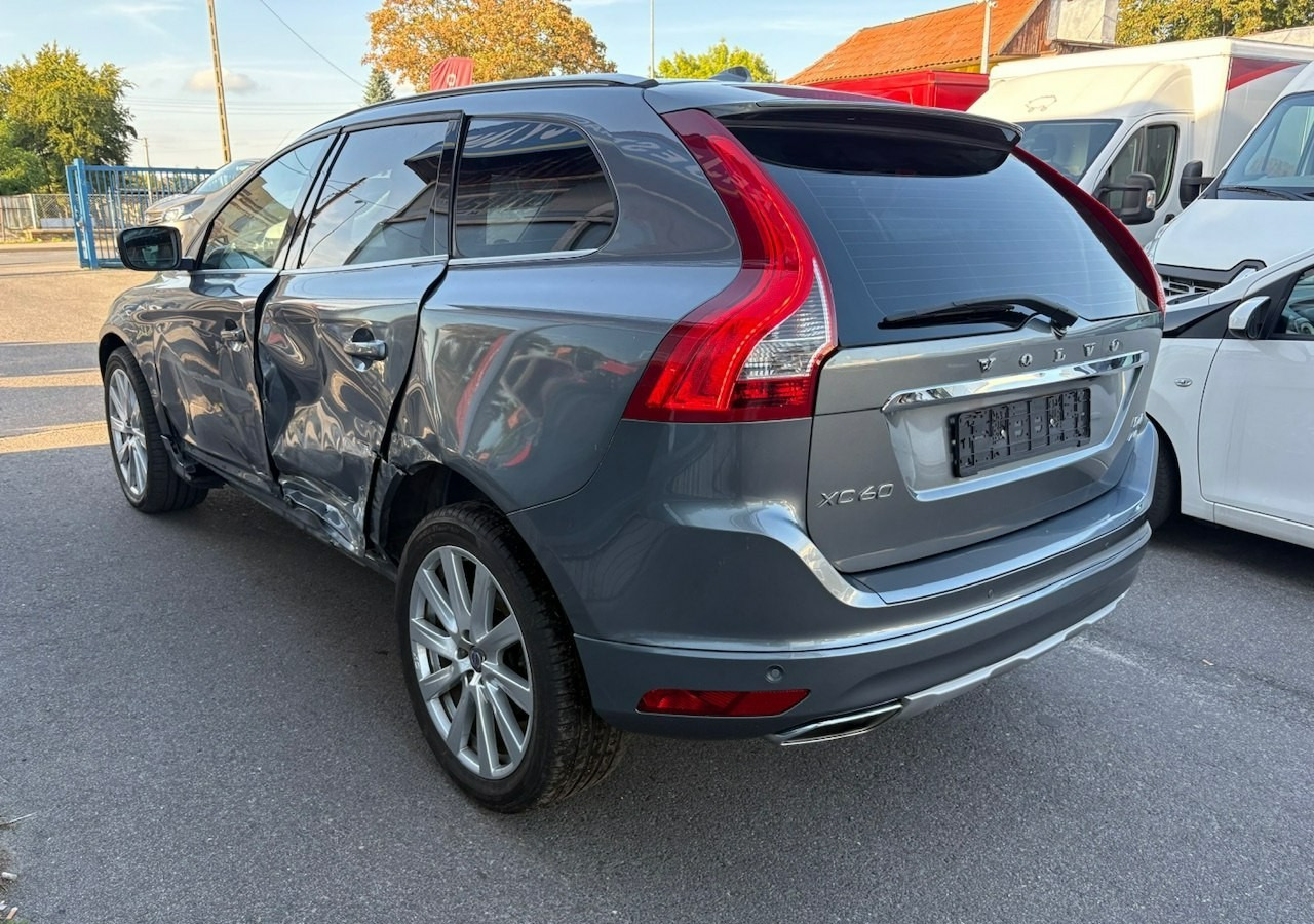 Volvo XC60 I Volvo XC 60 2,4 D4 AWD 190KM Summum Navi Panorama Skóry Kamera 2017 - SUV: photos 5 Volvo XC60 I Volvo XC 60 2,4 D4 AWD 190KM Summum Navi Panorama Skóry Kamera 2017 - SUV: photos 5