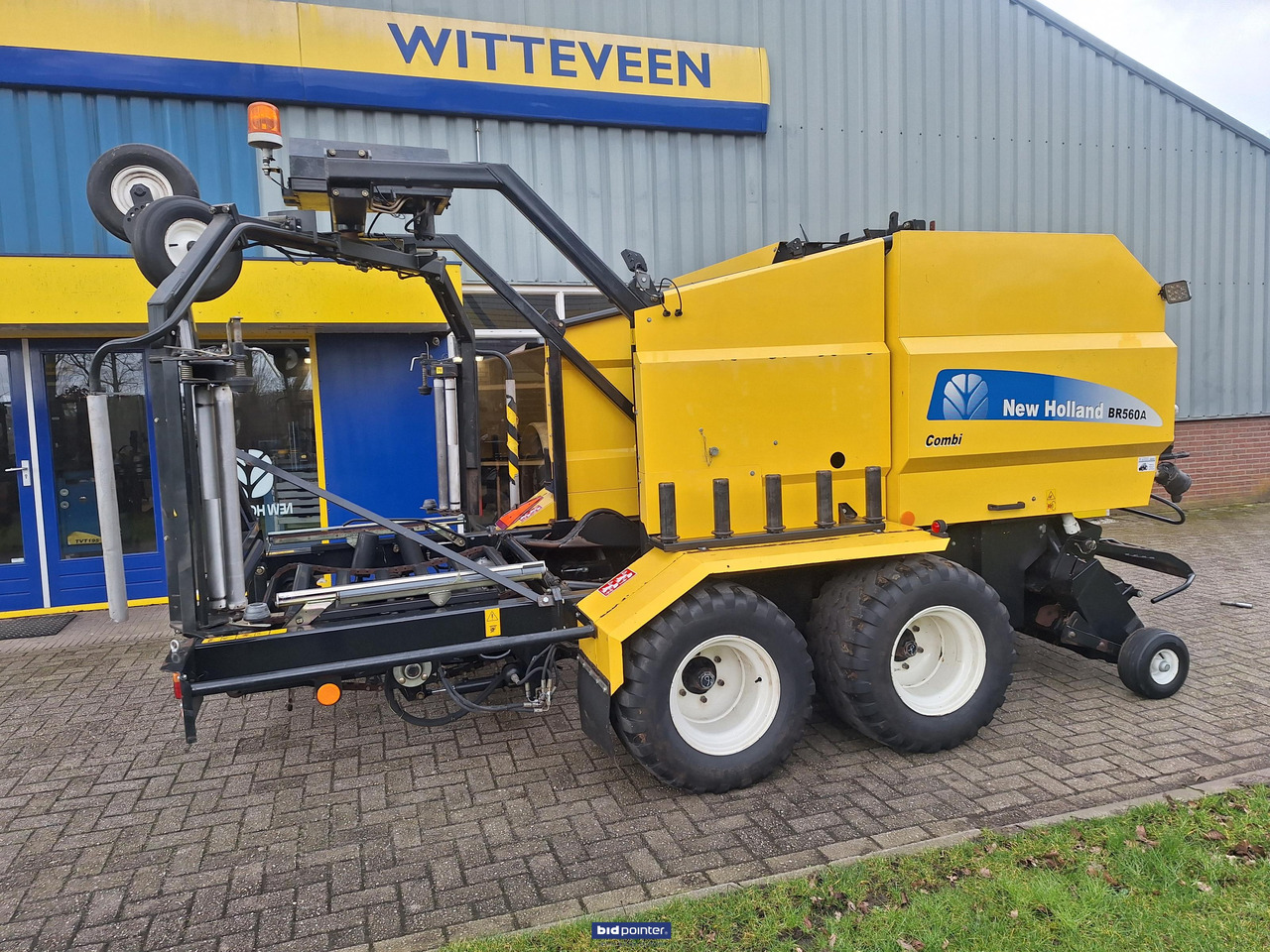 New Holland BR560A pers wikkel combinatie - Presse à balles rondes, Enrubanneuse: photos 5 New Holland BR560A pers wikkel combinatie - Presse à balles rondes, Enrubanneuse: photos 5