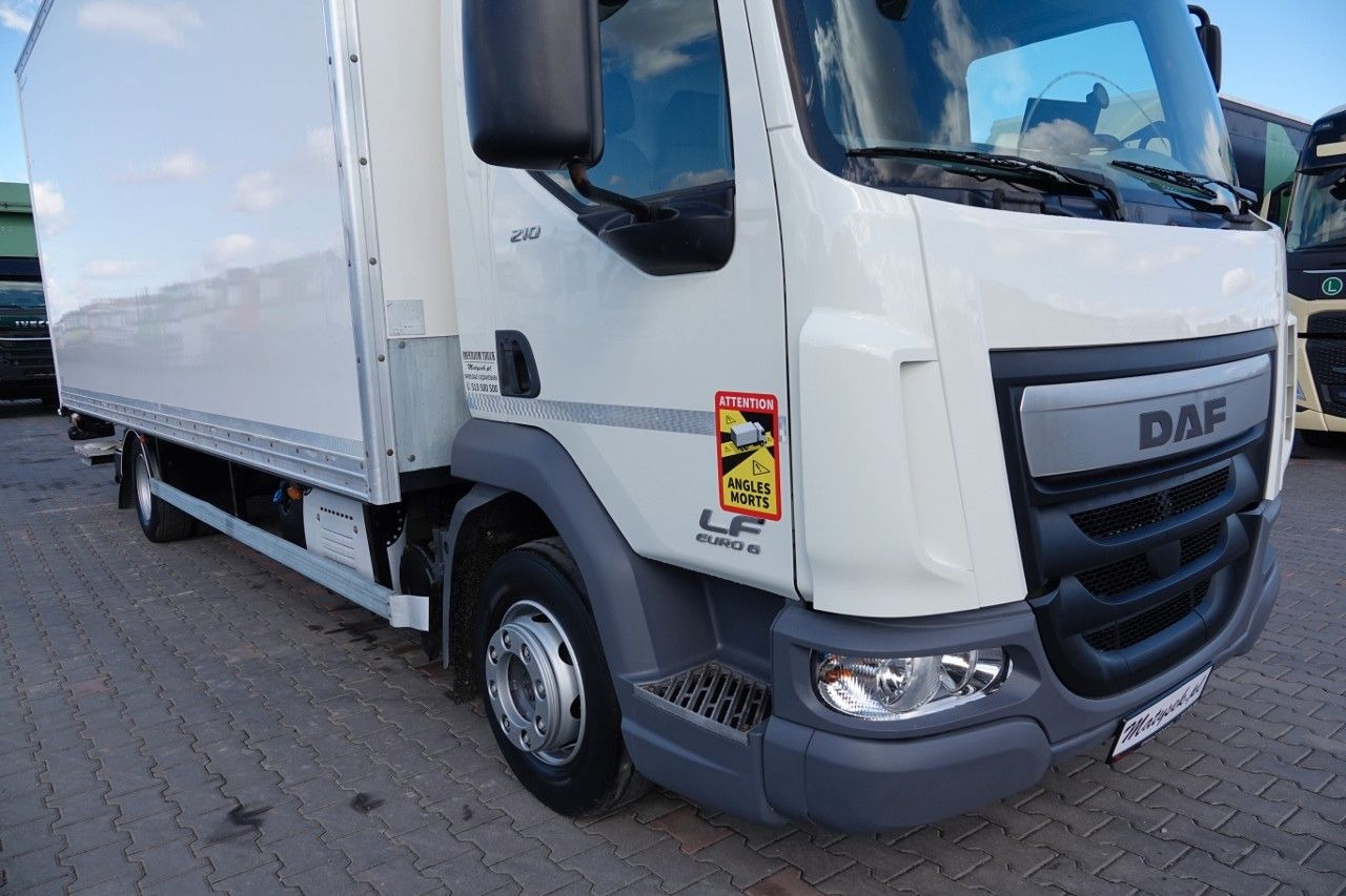 DAF LF 210 / KONTENER - 7 M / SOLÓWKA / WINDA DHOLLA - Camion fourgon: photos 5 DAF LF 210 / KONTENER - 7 M / SOLÓWKA / WINDA DHOLLA - Camion fourgon: photos 5