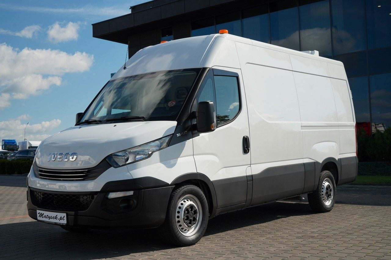 Iveco DAILY 35-140 / BLASZAK / ZABUDOWA WARSZTATOWA / - Fourgon utilitaire: photos 1 Iveco DAILY 35-140 / BLASZAK / ZABUDOWA WARSZTATOWA / - Fourgon utilitaire: photos 1