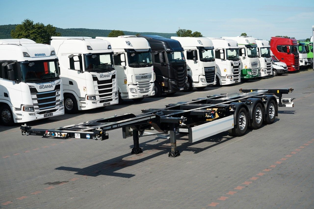 Krone / NACZEPA PODKONTENEROWA / MAŁO UŻYWANA / UNIWER - Semi-remorque porte-conteneur/ Caisse mobile: photos 1 Krone / NACZEPA PODKONTENEROWA / MAŁO UŻYWANA / UNIWER - Semi-remorque porte-conteneur/ Caisse mobile: photos 1