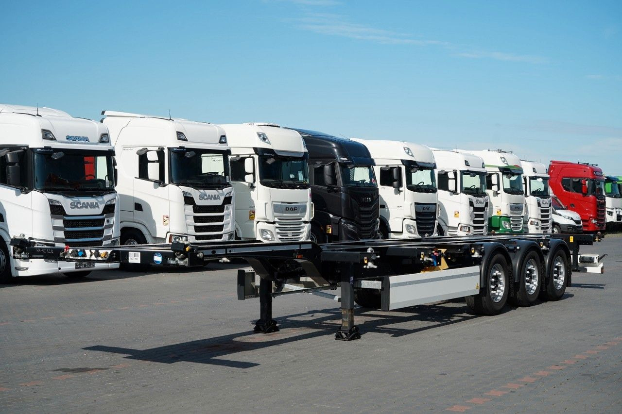 Krone / NACZEPA PODKONTENEROWA / MAŁO UŻYWANA / UNIWER - Semi-remorque porte-conteneur/ Caisse mobile: photos 2 Krone / NACZEPA PODKONTENEROWA / MAŁO UŻYWANA / UNIWER - Semi-remorque porte-conteneur/ Caisse mobile: photos 2