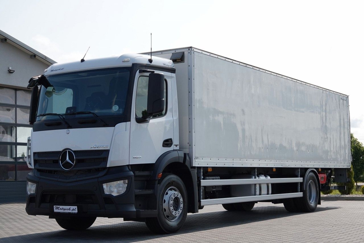 Mercedes-Benz ANTOS 1827 / SOLÓWKA / KONTENER 9 M / WINDA / PO - Camion fourgon: photos 2 Mercedes-Benz ANTOS 1827 / SOLÓWKA / KONTENER 9 M / WINDA / PO - Camion fourgon: photos 2