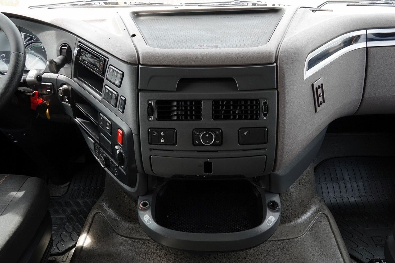 Tracteur routier DAF XF 480 / SPACE CAB / 2018 R / SPROWADZONY / PO: photos 16 Tracteur routier DAF XF 480 / SPACE CAB / 2018 R / SPROWADZONY / PO: photos 16