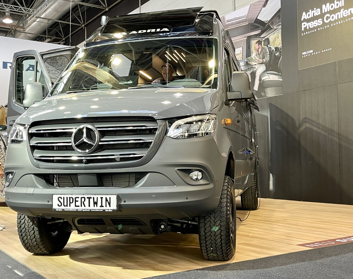 ADRIA Super Twin 700 SGX - Fourgon aménagé: photos 2 ADRIA Super Twin 700 SGX - Fourgon aménagé: photos 2