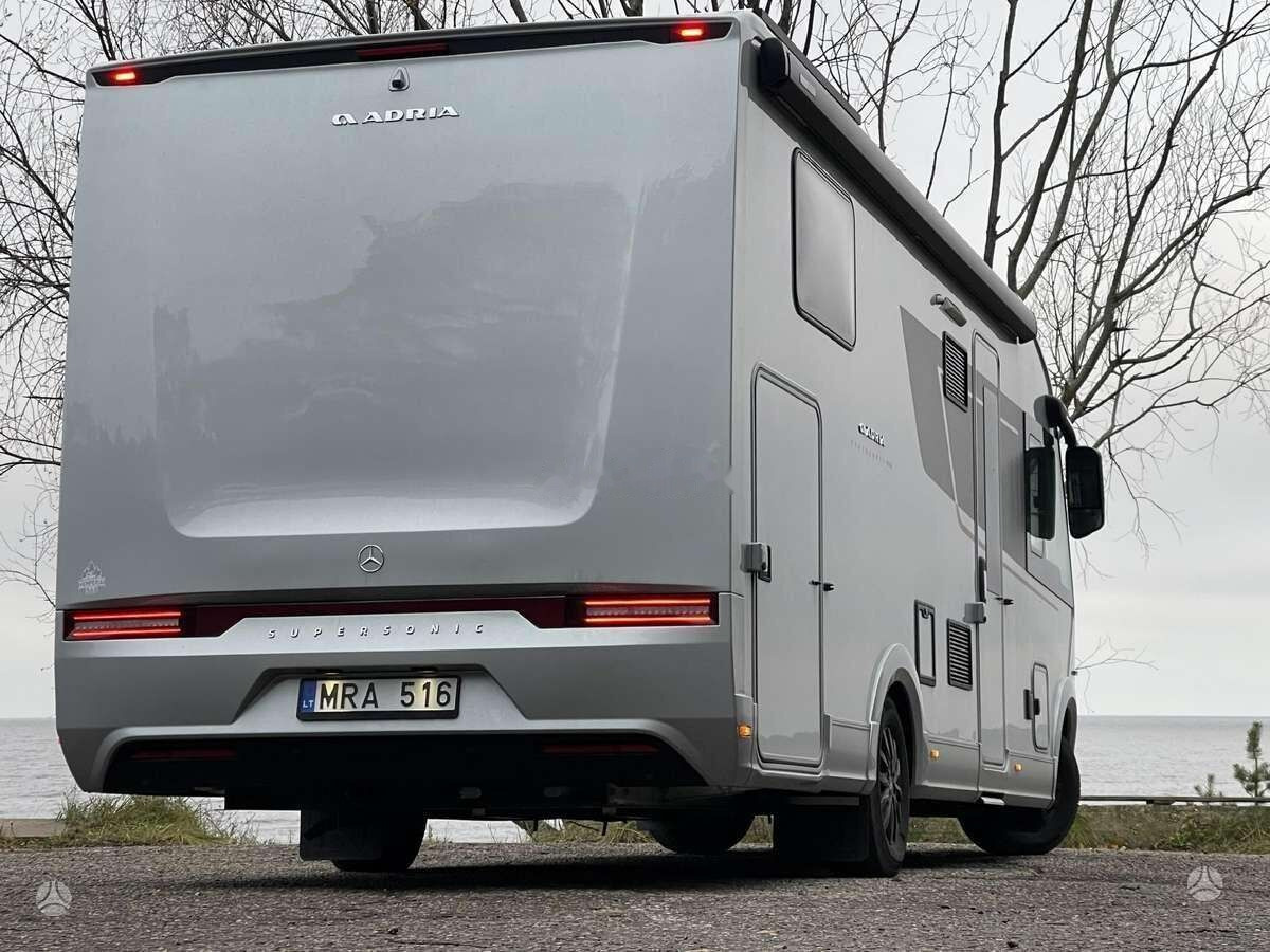 Adria Super Sonic 780SL - Camping-car: photos 4 Adria Super Sonic 780SL - Camping-car: photos 4
