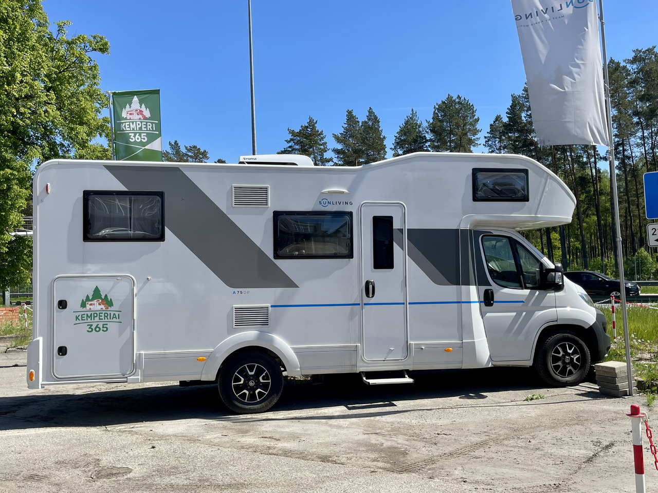 SUN LIVING A 75DP - Camping-car capucine: photos 1 SUN LIVING A 75DP - Camping-car capucine: photos 1
