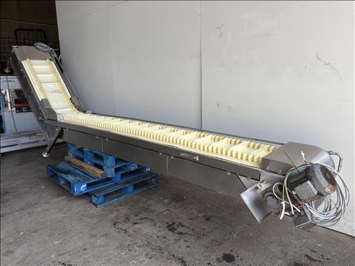 NNP Flighted elevator conveyor - Convoyeur: photos 2 NNP Flighted elevator conveyor - Convoyeur: photos 2