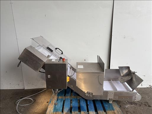 NNP Flighted elevator conveyor - Convoyeur: photos 1 NNP Flighted elevator conveyor - Convoyeur: photos 1