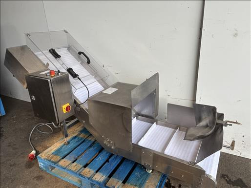 NNP Flighted elevator conveyor - Convoyeur: photos 2 NNP Flighted elevator conveyor - Convoyeur: photos 2
