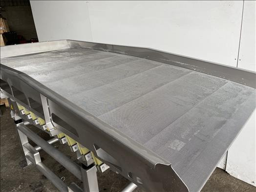 NNP Vibratory conveyor - Convoyeur: photos 3 NNP Vibratory conveyor - Convoyeur: photos 3