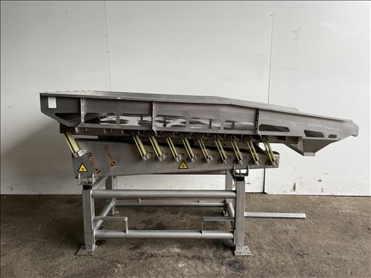 NNP Vibratory conveyor - Convoyeur: photos 1 NNP Vibratory conveyor - Convoyeur: photos 1