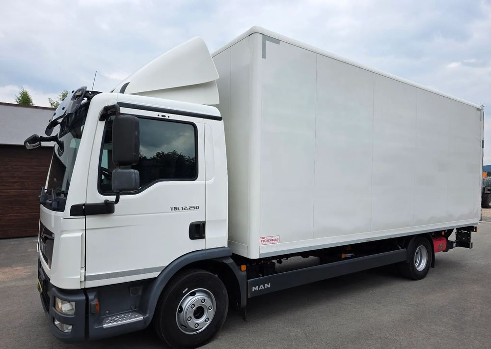 MAN TGL 12.250 NAUKA JAZDY / ELKA / L / MANUAL 8 / - Camion à rideaux coulissants: photos 1 MAN TGL 12.250 NAUKA JAZDY / ELKA / L / MANUAL 8 / - Camion à rideaux coulissants: photos 1