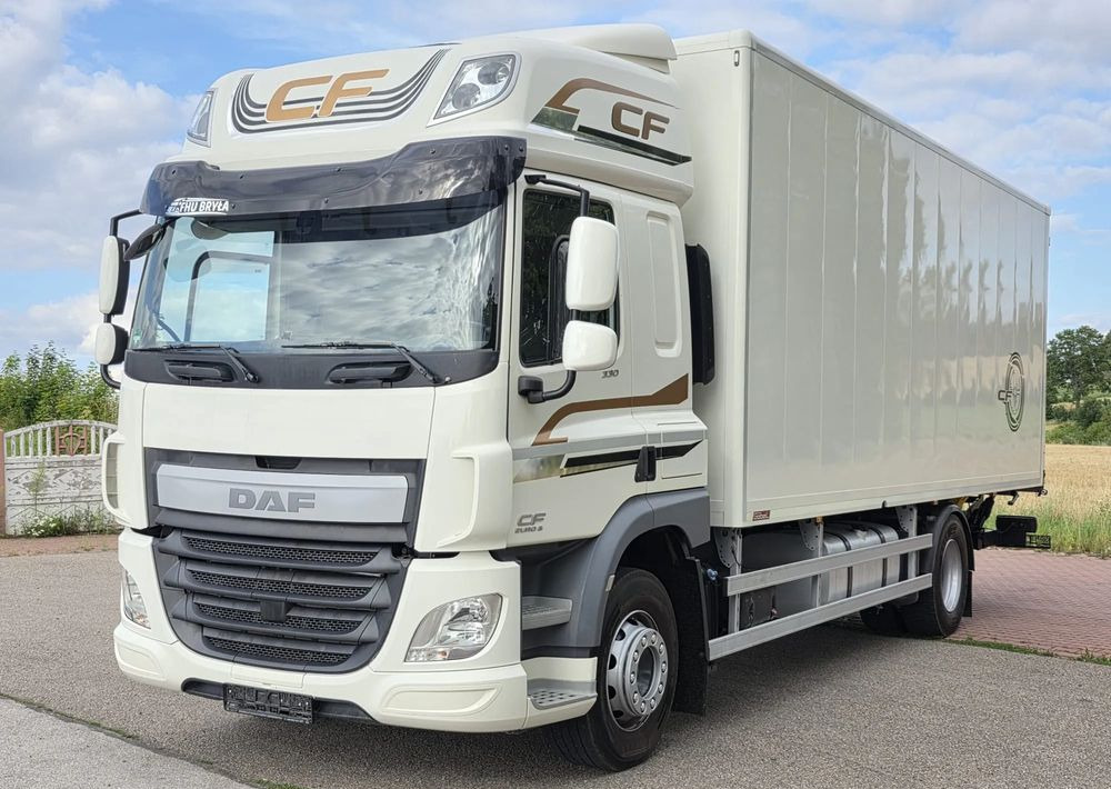 DAF CF 330/10.2017/KONTENER MEBLOWY/IZOTERMA/WINDA/18 PALET/E6/NISKI PRZEBIEG/Z NIEMIEC/JAK NOWY/DUŻY SILNIK 10 837cm3// - Camion fourgon: photos 2 DAF CF 330/10.2017/KONTENER MEBLOWY/IZOTERMA/WINDA/18 PALET/E6/NISKI PRZEBIEG/Z NIEMIEC/JAK NOWY/DUŻY SILNIK 10 837cm3// - Camion fourgon: photos 2