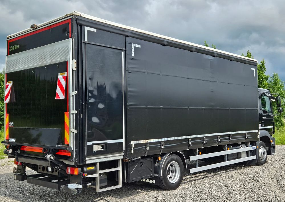 MAN TGM 12.290/15.290/E6/FIRANKA/BOCZNE DRZWI/BURTO-FIRANKA/18PALET/WINDA/NISKI PRZEBIEG/2018/CAŁY NA PODUSZKACH/SERWISOWANY - Camion à rideaux coulissants: photos 5 MAN TGM 12.290/15.290/E6/FIRANKA/BOCZNE DRZWI/BURTO-FIRANKA/18PALET/WINDA/NISKI PRZEBIEG/2018/CAŁY NA PODUSZKACH/SERWISOWANY - Camion à rideaux coulissants: photos 5