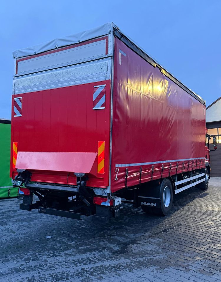 MAN TGM 15.250 / FIRANKA / 2018R / KLIMA POSTOJOWA /SPROWADZONY / 20 PALET / E6 / WINDA / - Camion à rideaux coulissants: photos 5 MAN TGM 15.250 / FIRANKA / 2018R / KLIMA POSTOJOWA /SPROWADZONY / 20 PALET / E6 / WINDA / - Camion à rideaux coulissants: photos 5