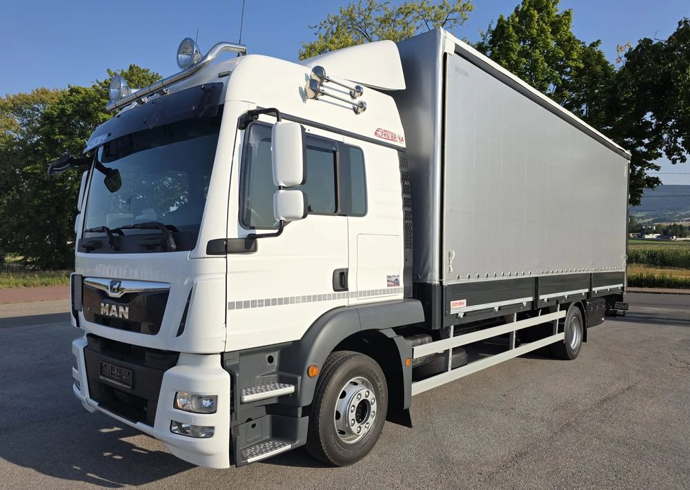 MAN TGM 15.290 / BURTO-FIRANKA / CAŁY NA PODUSZKACH /KLIMA POSTOJOWA / 2018R / NISKI PRZEBIEG / 18 PALET / E6 / JAK NOWY / WINDA / - Camion à rideaux coulissants: photos 2 MAN TGM 15.290 / BURTO-FIRANKA / CAŁY NA PODUSZKACH /KLIMA POSTOJOWA / 2018R / NISKI PRZEBIEG / 18 PALET / E6 / JAK NOWY / WINDA / - Camion à rideaux coulissants: photos 2