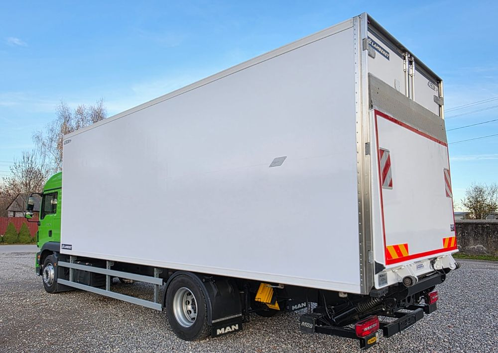 MAN TGM 18.320 / 18.290 / 15.290 / IZOTERMA / WINDA / 19PALET / E6 / 08.2018 / LIFT / SPROWADZONY / AUTOMAT / SYPIALKA / PIERWSZY WŁAŚCICIEL / BOCZNE DRZWI / STAN BARDZO DOBRY - Camion frigorifique: photos 5 MAN TGM 18.320 / 18.290 / 15.290 / IZOTERMA / WINDA / 19PALET / E6 / 08.2018 / LIFT / SPROWADZONY / AUTOMAT / SYPIALKA / PIERWSZY WŁAŚCICIEL / BOCZNE DRZWI / STAN BARDZO DOBRY - Camion frigorifique: photos 5