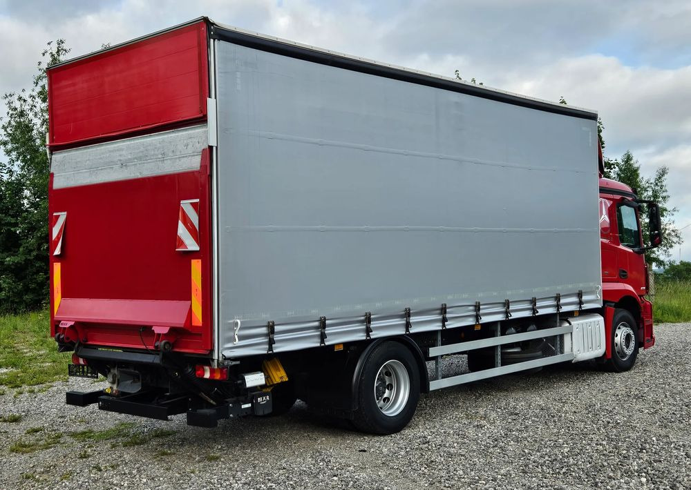 Mercedes-Benz ACTROS 1830/1827/1832/FIRANKA/WINDA/18 EUROPALET/AUTOMAT/Z NIEMIEC/2017/DUŻA ŁADOWNOŚĆ - Camion à rideaux coulissants: photos 4 Mercedes-Benz ACTROS 1830/1827/1832/FIRANKA/WINDA/18 EUROPALET/AUTOMAT/Z NIEMIEC/2017/DUŻA ŁADOWNOŚĆ - Camion à rideaux coulissants: photos 4