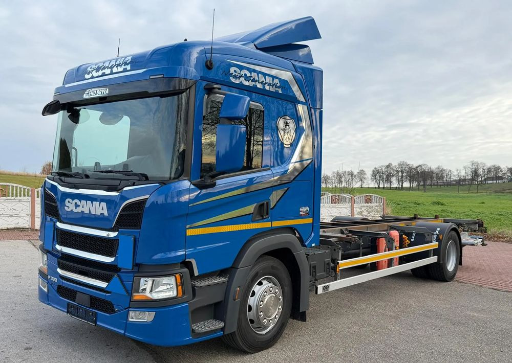 Scania P360 / P410 / BDF / RAMA / FIRANKA / PEŁNA SYPIALKA / WINDA / E6 / CAŁA NA PODUSZKACH / ROZSTAW OSI 5.5M / LAWETA / DO ŻYWCA / DO BYDŁA / DO ZABUDOWY / SPROWADZONA - Châssis cabine: photos 1 Scania P360 / P410 / BDF / RAMA / FIRANKA / PEŁNA SYPIALKA / WINDA / E6 / CAŁA NA PODUSZKACH / ROZSTAW OSI 5.5M / LAWETA / DO ŻYWCA / DO BYDŁA / DO ZABUDOWY / SPROWADZONA - Châssis cabine: photos 1